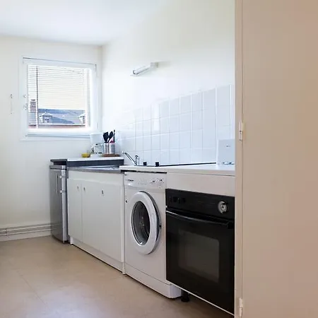 Les Glycines Apartment *